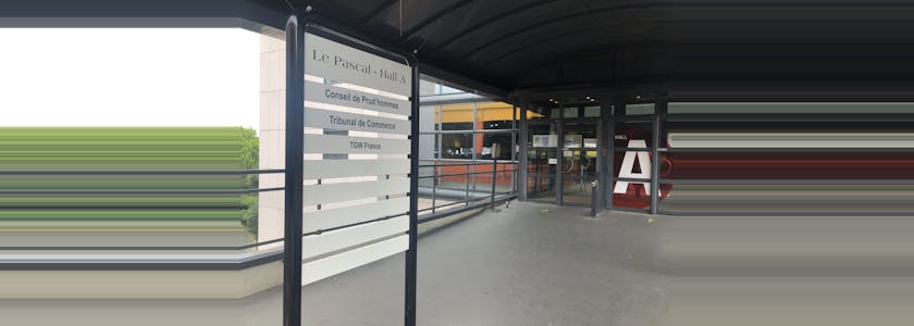 Hall du tribunal de Créteil indiquent les directions du TC et du CPH
